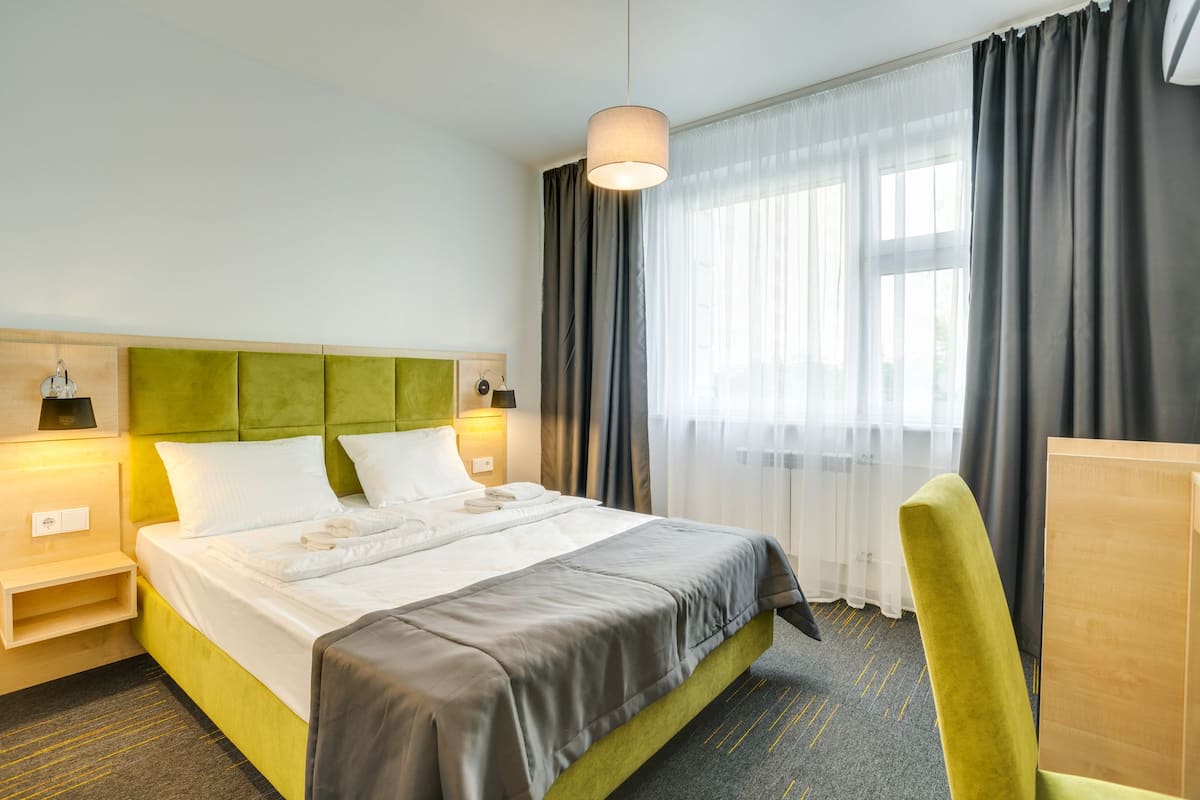 Suite, 1 King Bed (4) | Desk, iron/ironing board, free WiFi