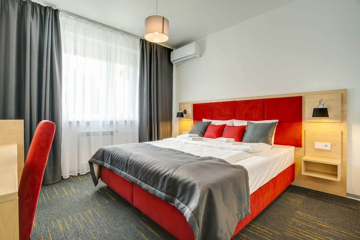 Luxury Double or Twin Room (2) | Desk, iron/ironing board, free WiFi