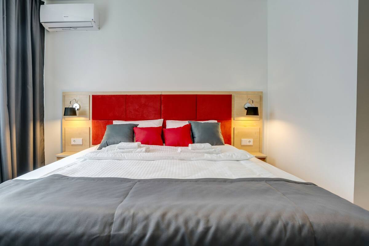 Deluxe Double or Twin Room (1) | Desk, iron/ironing board, free WiFi