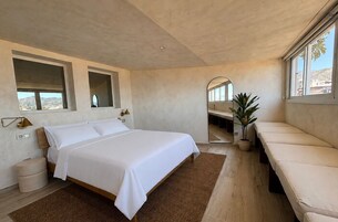 Habitación Deluxe doble, vistas al mar | Cortinas opacas, tabla de planchar con plancha, wifi gratis