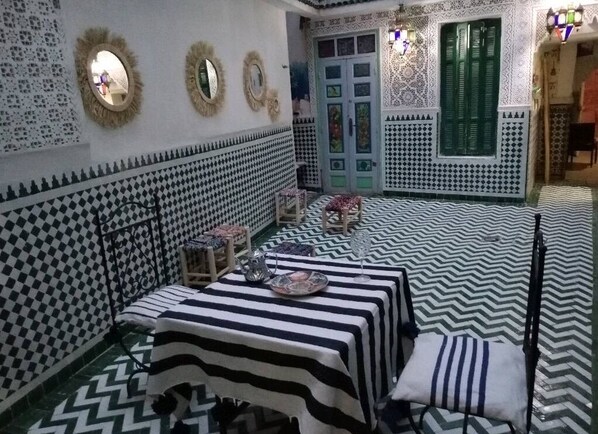 In-room safe, desk, free WiFi, bed sheets - Dar Sarsar (Marrakech)