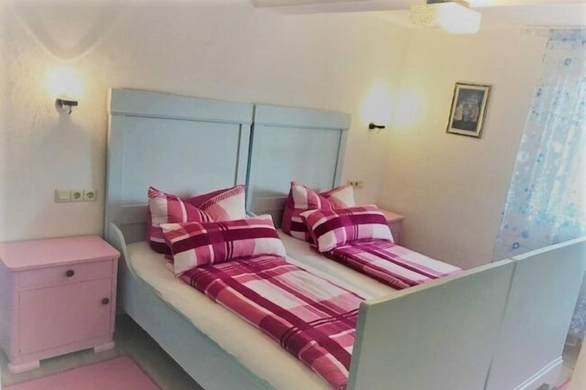 Wifi gratis y ropa de cama
