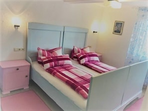 Grand Apartment | Free WiFi, bed sheets - FeWo Café Nebenan (Bad Windsheim)