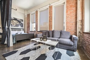 公寓 (3 Bedrooms) | 起居区 | 电视