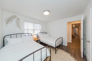 5 bedrooms, iron/ironing board, free WiFi