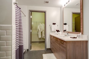 Appartement (3 Bedrooms) | Salle de bain | Savon