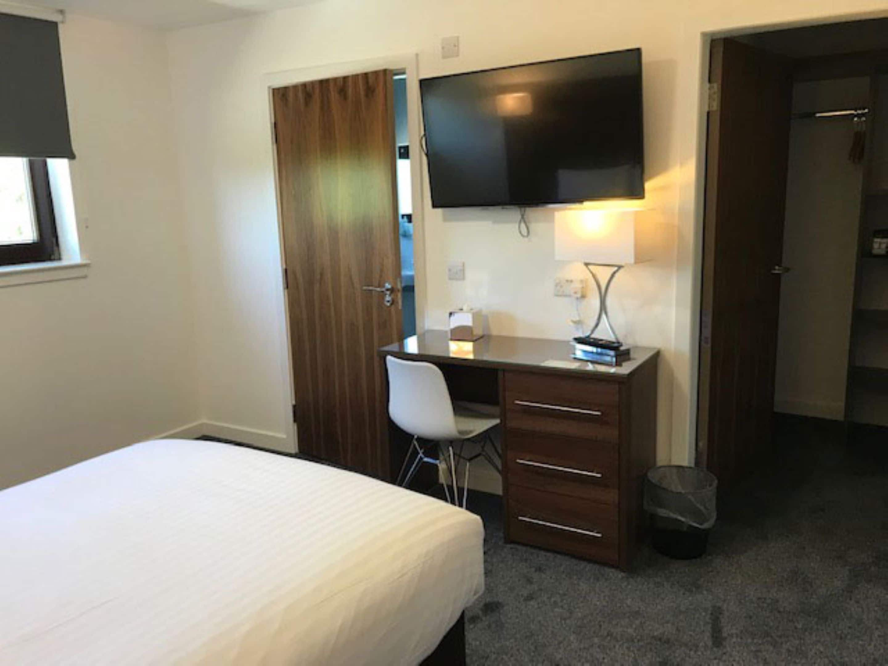 Desk, iron/ironing board, free WiFi, bed sheets