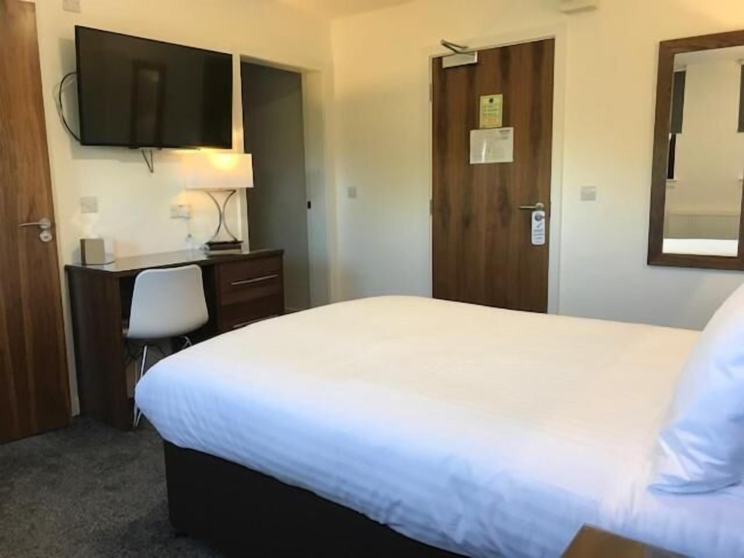 desk, iron/ironing board, free wifi, bed sheets