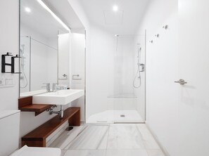 Extra Large Studio with Kitchen | Bathroom | Shower, eco-friendly toiletries, hair dryer, bidet - Numa Seville Molina (Seville)