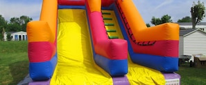Children’s play area – outdoor - Camping Val de Boutonne (Saint-Jean-d'Angély)