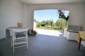 Comfort Room | Terrace/patio - B&B Anacleto (Luogosanto)