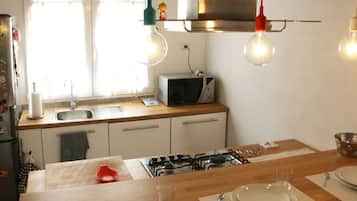 Suíte superluxo, sauna seca, vista para o vale | Cozinha privada | Cadeirão de bebê, freezer, mesas de jantar