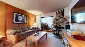 Condo, 1 Bedroom | Living area