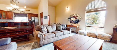 Condo, 2 Bedrooms | Interior