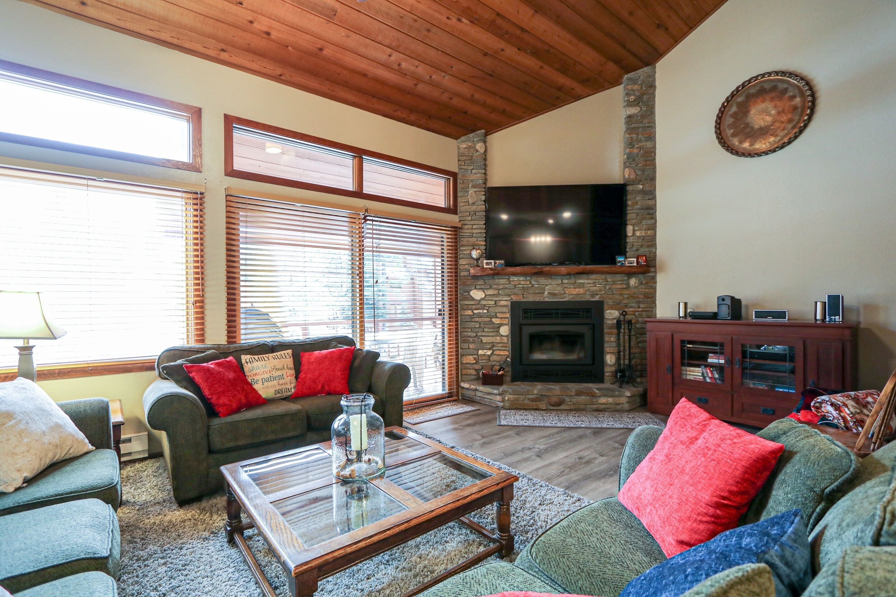 Condo, 2 Bedrooms | Living area