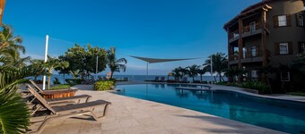 Indigo Belize 2b 3 Bedroom Condo by RedAwning