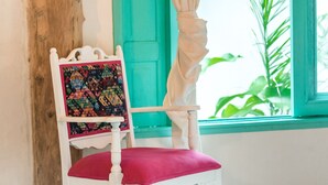 Superior Room With Terrace and Garden View | 客房設施服務