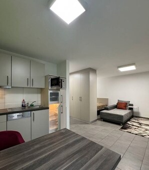 1 Schlafzimmer, Allergikerbettwaren, Zimmersafe, individuell dekoriert