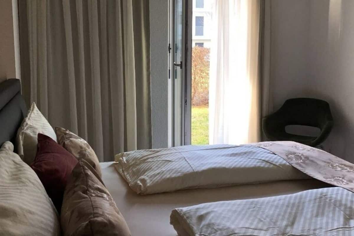 1 bedroom, hypo-allergenic bedding available, in-room safe