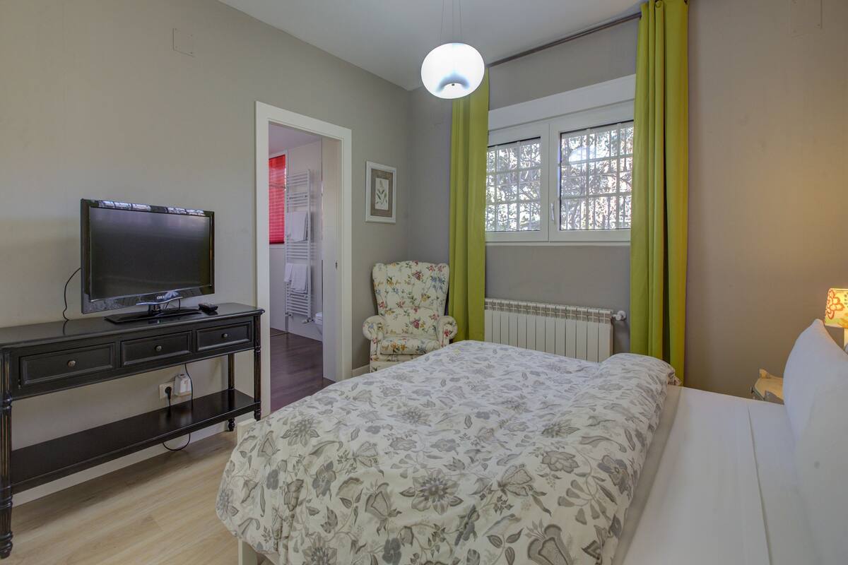 Junior Suite, Non Smoking | WiFi (free), bed sheets