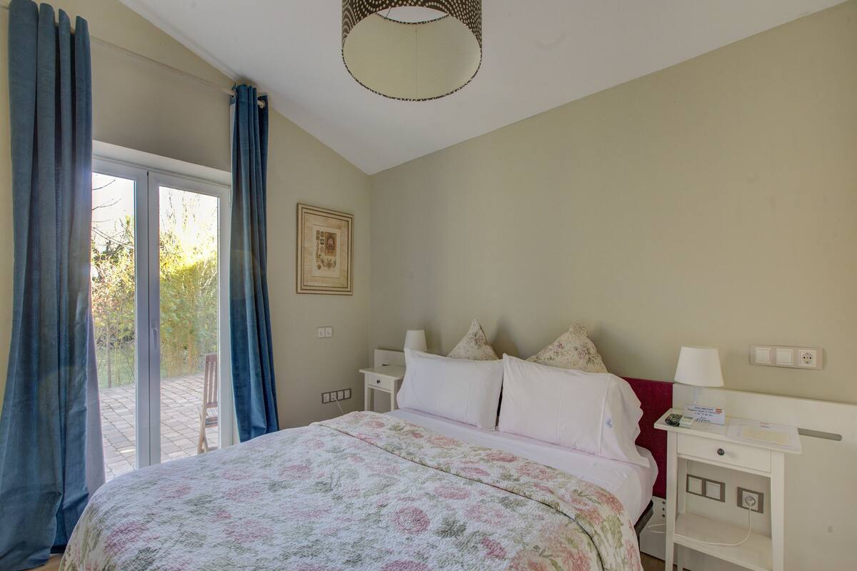 Double Room, 1 Double Bed, Non Smoking | WiFi (free), bed sheets