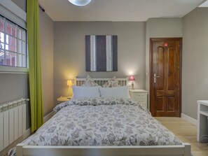 Junior Suite, Non Smoking | Free WiFi, bed sheets - B&B Concha (Becerril de la Sierra)
