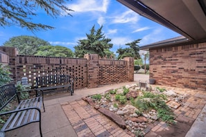 House, 3 Bedrooms | Property grounds - Stead House-3bd/2ba, Ttu, Fall Specials! 3 Bedroom Home by RedAwning (Lubbock)