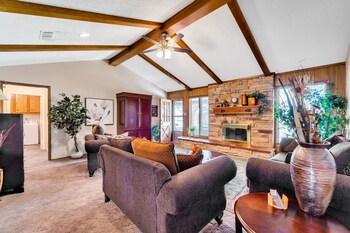 Stead House-3bd/2ba, Ttu,  Fall Specials! 3 Bedroom Home by RedA