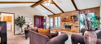 Stead House-3bd/2ba, Ttu,  Fall Specials! 3 Bedroom Home by RedAwning