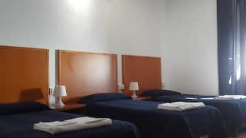 Chambre Quadruple | Fer et planche Ă repasser, Wi-Fi gratuit, draps fournis