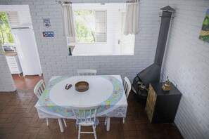 Chalet, 2 Bedrooms, Non Smoking | Living room | Flat-screen TV - Chalet em Viamão (Viamao)
