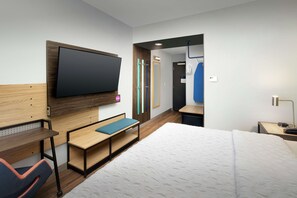 Camera, 1 letto king | Una cassaforte in camera, una scrivania, tende oscuranti