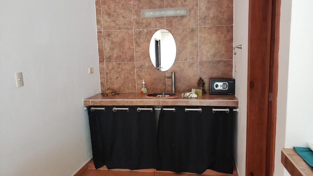 deluxe double room, non smoking, pool side | bathroom | shower, free toiletries, towels