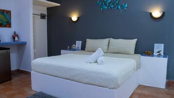 Deluxe Double Room, 1 King Bed, Non Smoking, City View | In-room safe, free WiFi, bed sheets