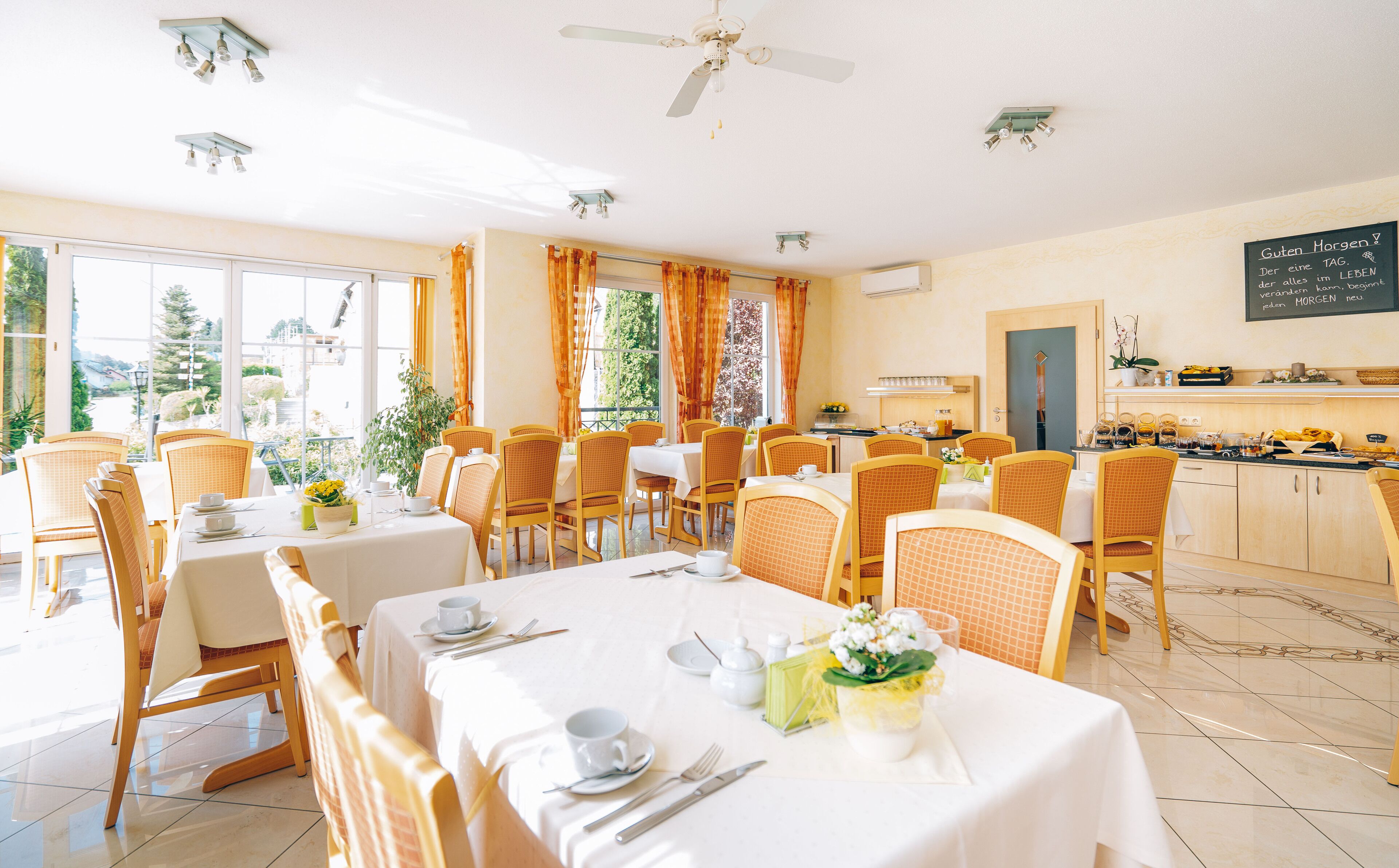 Free daily buffet breakfast