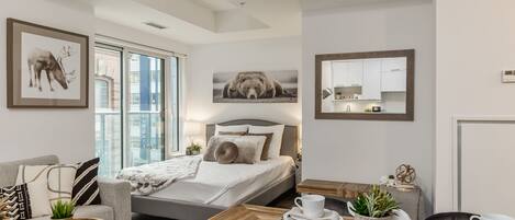 Apartment (1 Bedroom) | Wohnbereich | Fernseher