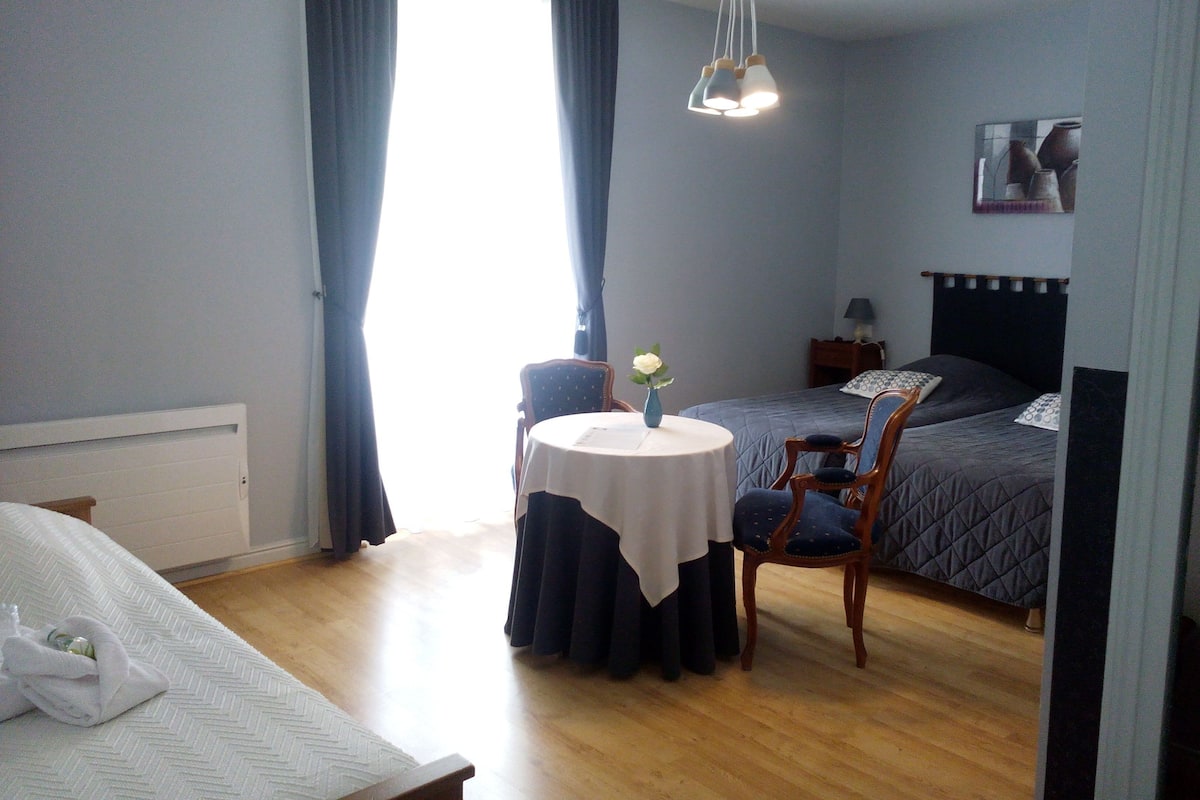Blackout curtains, soundproofing, free WiFi, bed sheets