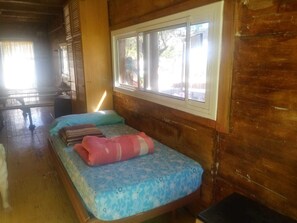 Room - Espai Natural La Comanglora (Castelldans)