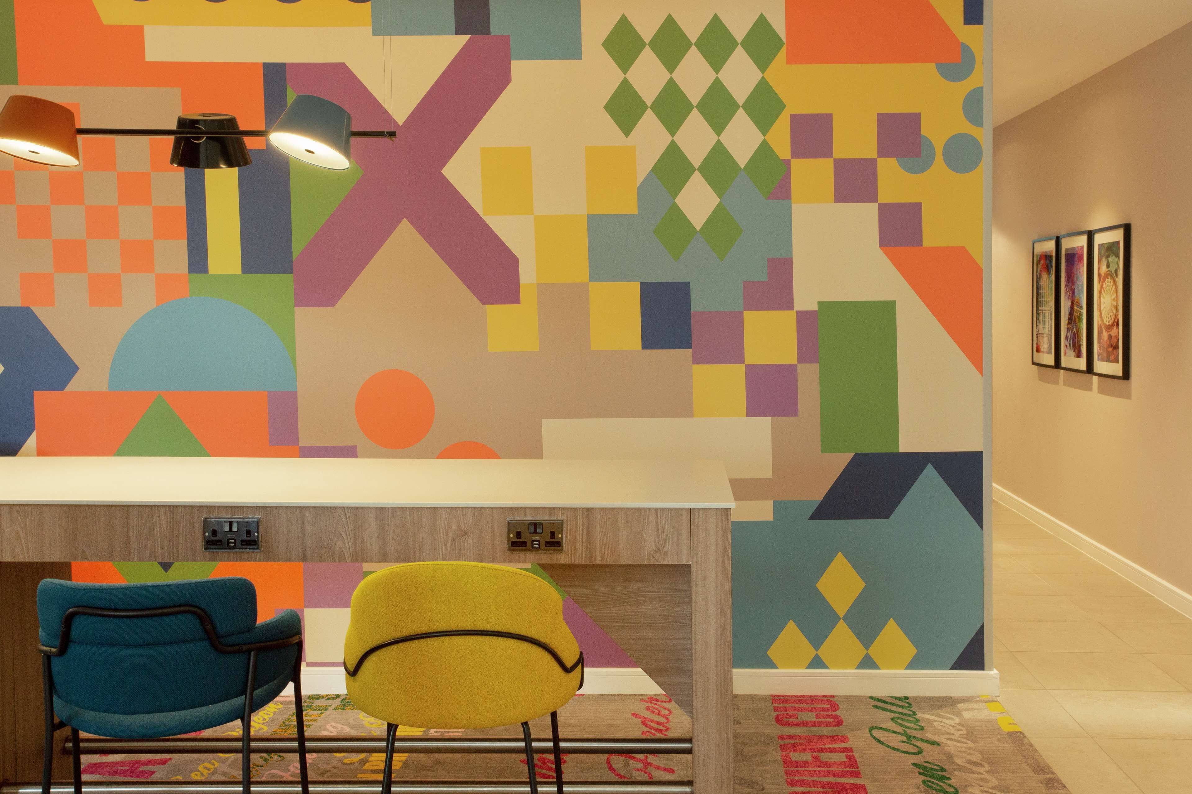 breakfast, lunch and dinner served