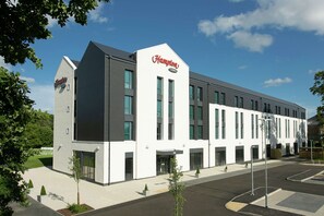 Exterior - Hampton by Hilton Hamilton Park (Hamilton)