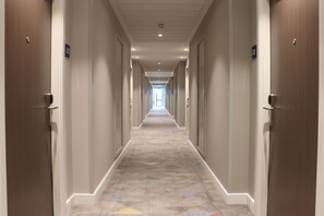 Building design - Hampton by Hilton Hamilton Park (Hamilton)