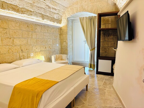 Camera superior LA ROSA - Vischi AFF (Vico La Rosa, 11 - Piano Terra) | Hochwertige Bettwaren, Daunenbettdecken