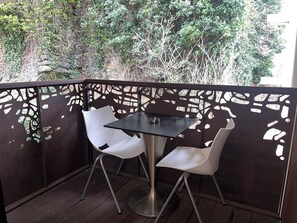 Superior Room, Terrace (Sancy) | Terrace/patio -  Hôtel & Restaurant Origines par Adrien Descouls - Teritoria (Le Broc)