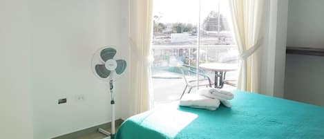 Double Room, 1 Queen Bed, Private Bathroom | Free WiFi, bed sheets