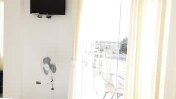 Double Room, 1 Queen Bed, Private Bathroom | Free WiFi, bed sheets