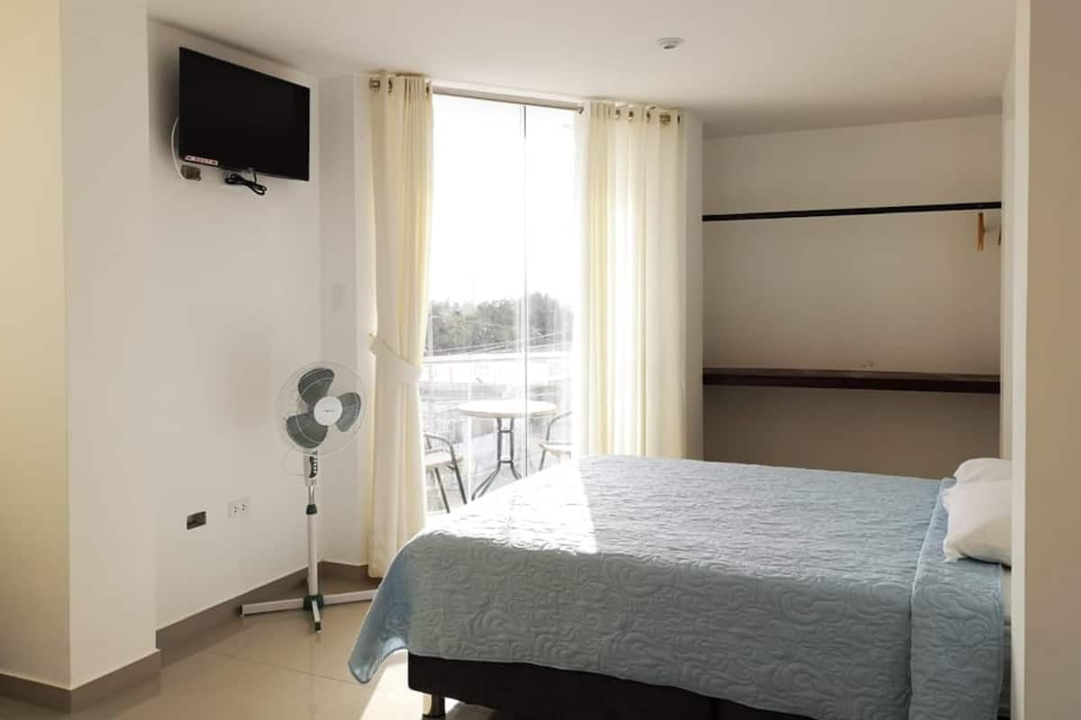 Double Room, 1 Double Bed, Private Bathroom | Free WiFi, bed sheets