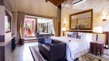 Bangalô Corte Real | In-room safe, bed sheets