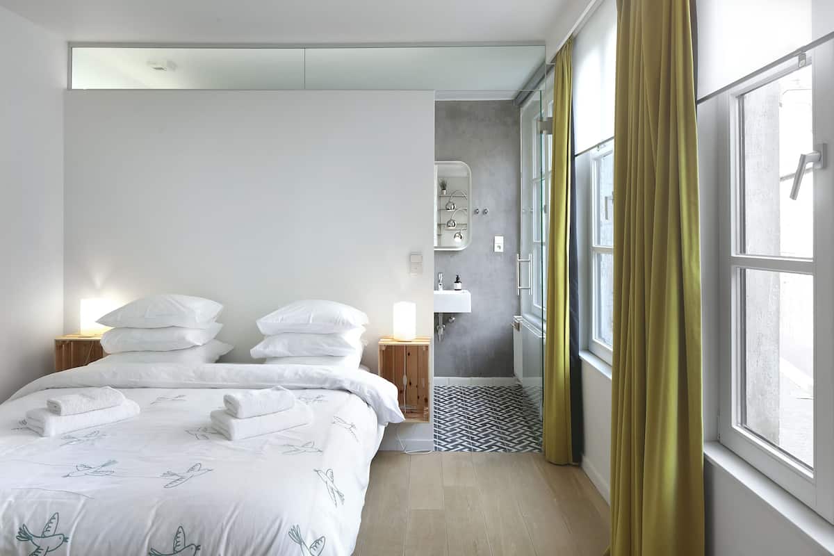 Deluxe Double Room (1) | Individually decorated, individually furnished, blackout drapes
