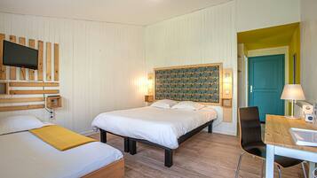 Kamer, 1 twee- of 2 eenpersoonsbedden, Meerdere bedden, niet-roken | Individueel gedecoreerd, individueel gemeubileerd, een bureau