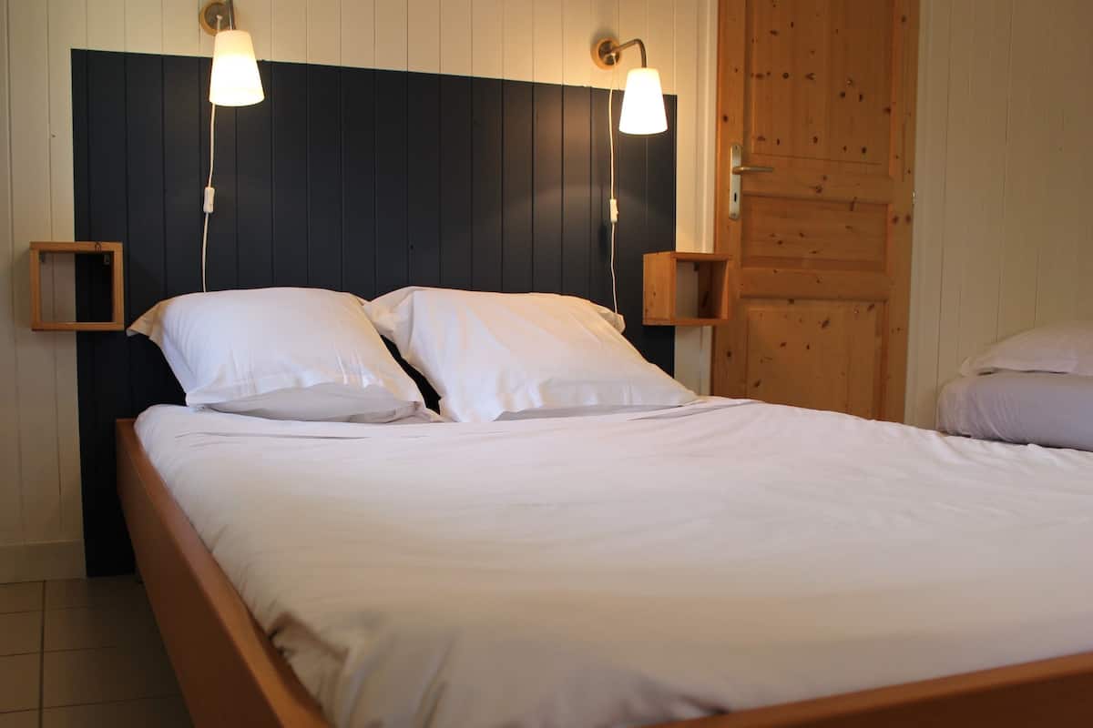 Family Room, Multiple Beds, Non Smoking | Desk, soundproofing, iron/ironing board (on request), cribs (free)